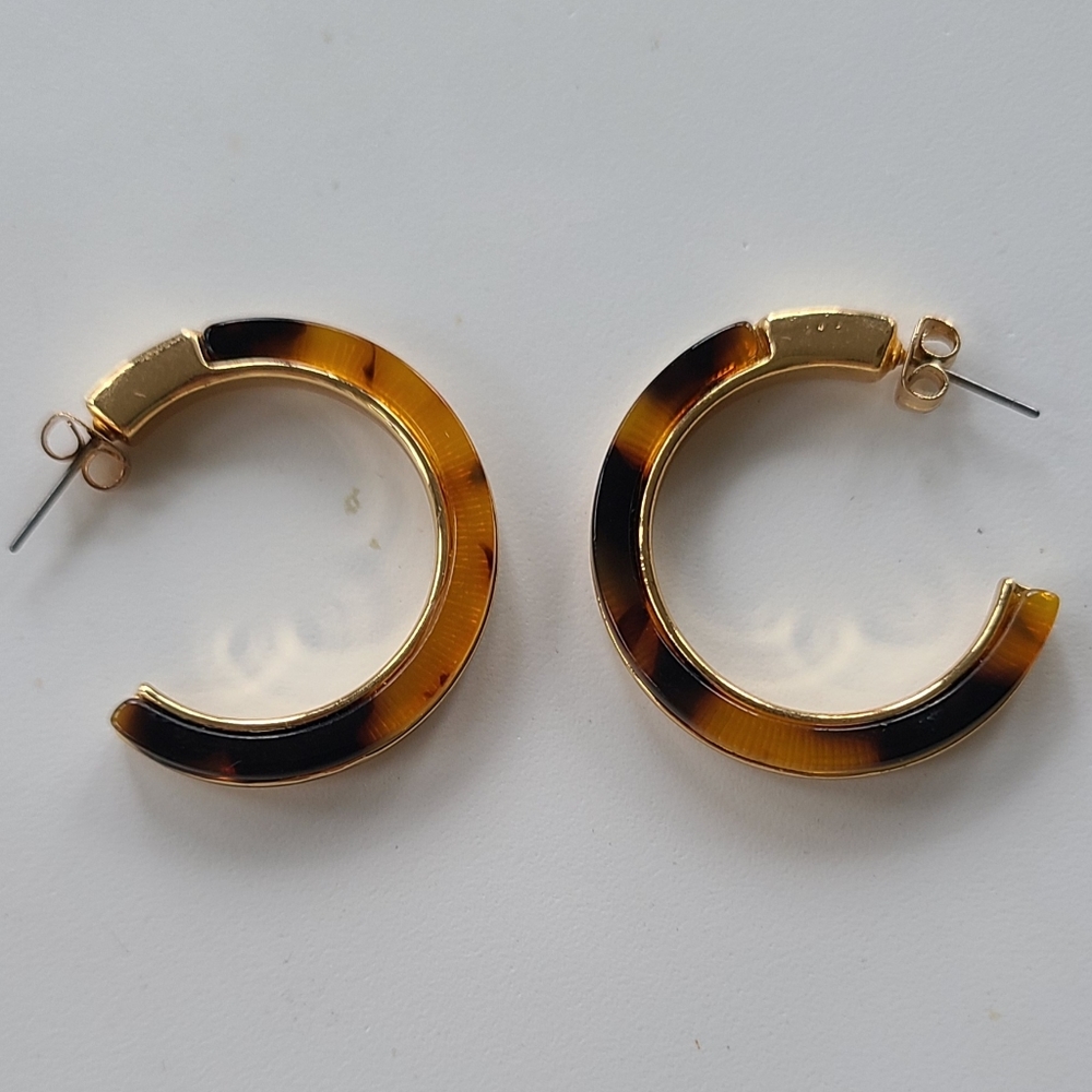 Gold-Tone Tortoise Look Medium Hoop Earrings, 1.5"
